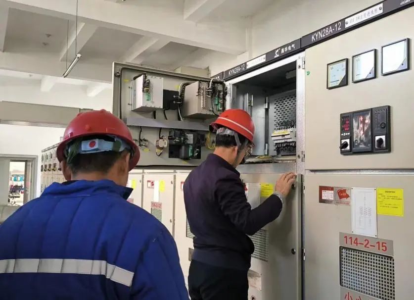 【图片新闻】鹿洼煤矿对35KV地面中央变电所进行电容电流检测
